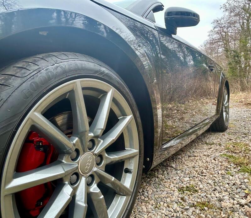 AUDI TT