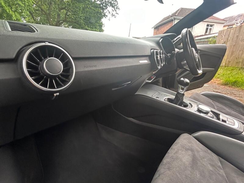 AUDI TT