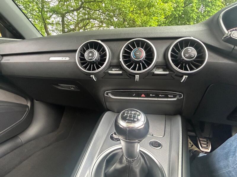 AUDI TT