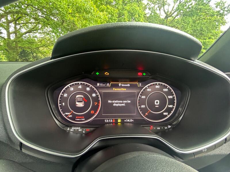 AUDI TT