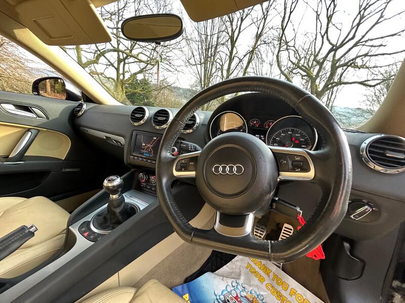 AUDI TT