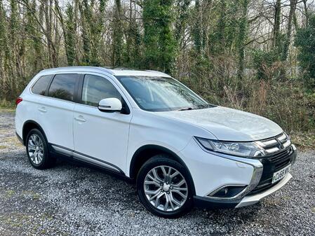 MITSUBISHI OUTLANDER 2.2 DI-D 4**4X4 7SEATS**Cam-FDSH-Dab-Sunroof-Lthr-LED Lights-Ulez-2Own**SUPERB EXAMPLE LOW MILES**