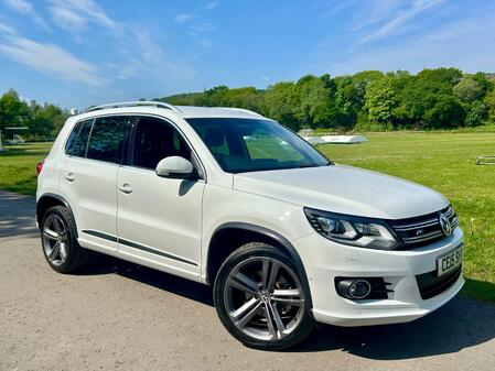 VOLKSWAGEN TIGUAN 2.0 TDI*4Motion Tech R-Line*2Kys-Xenons-F&R PDC-BT-Dab**STUNNING EXAMPLE BEST COLOUR**