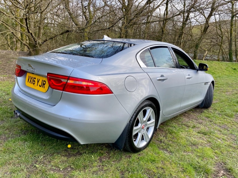 JAGUAR XE